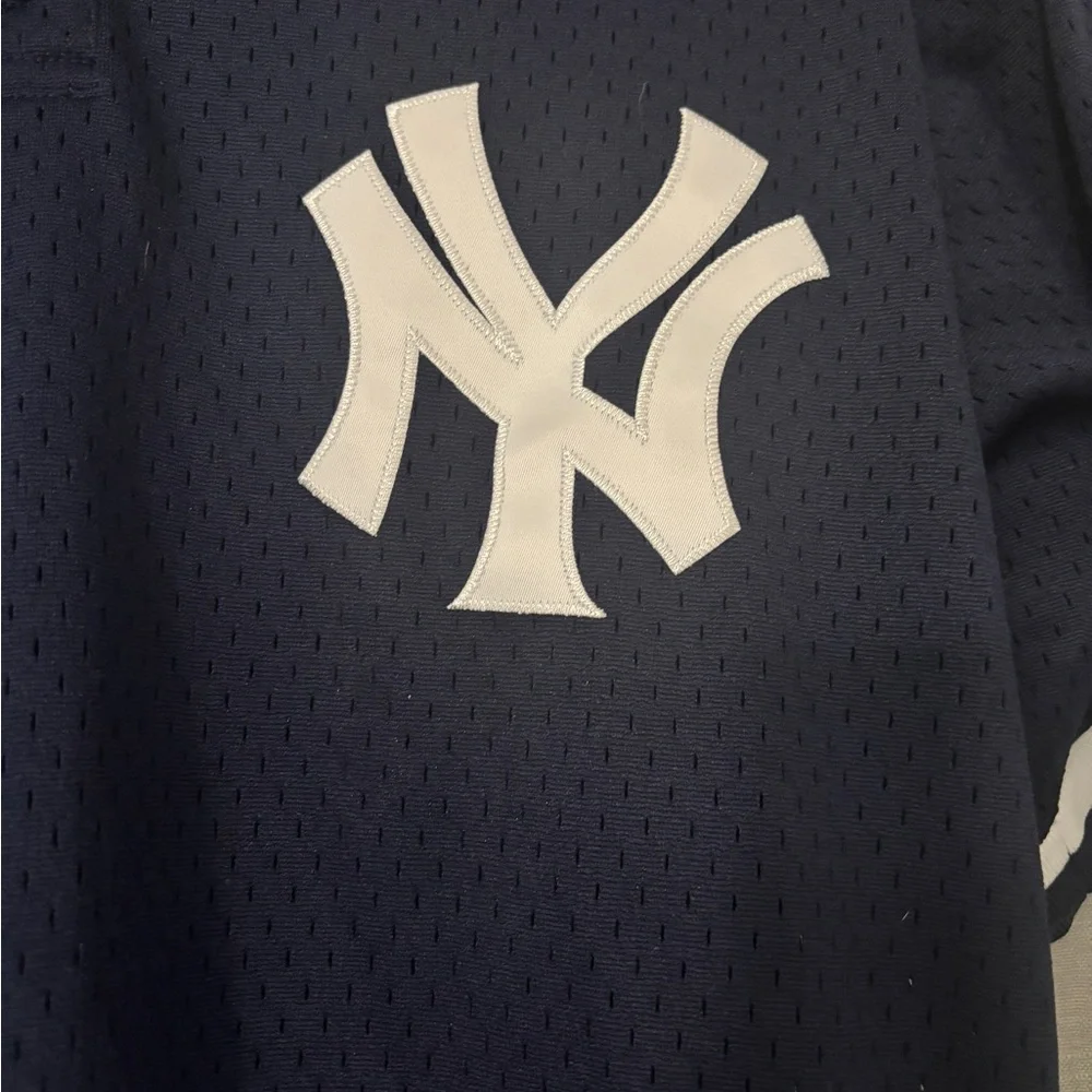 Yankees Jeter Mesh Jersey YOUTH - LIKE NEW - Picture 4 of 7